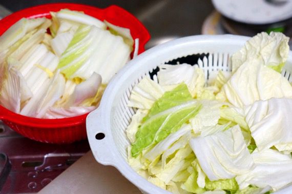 DSC04225.JPG とり野菜鍋に入れる大量の白菜