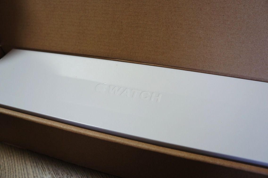 Apple Watch 箱の中.jpg Apple Watch 箱の中