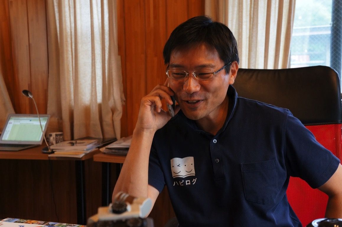 電話をかけてくれてる中林代表.jpg 電話をかけてくれてる中林代表
